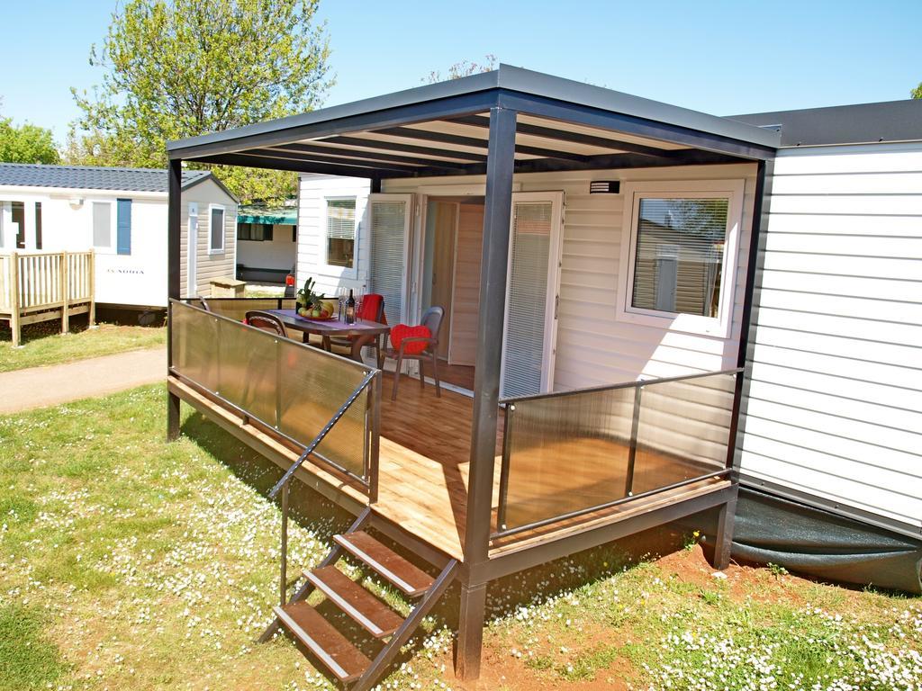 Camping Adria Mobile Home Park Umag Habitación foto