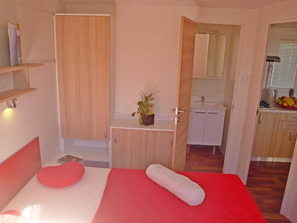 Camping Adria Mobile Home Park Umag Habitación foto