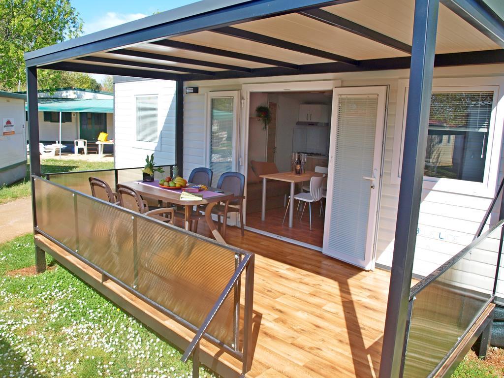 Camping Adria Mobile Home Park Umag Habitación foto