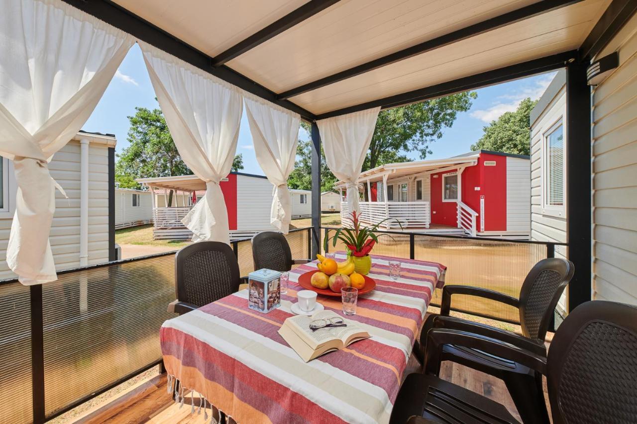 Camping Adria Mobile Home Park Umag Exterior foto